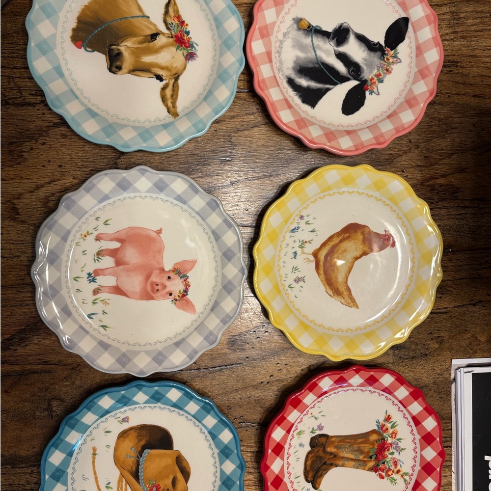 The Pioneer Woman Farm Animal Plates Set - Red, Blue, Yellow